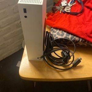 Selling a Xbox 1s it’s white & is used but STILL WORKS